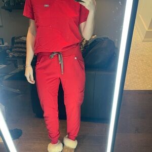 Figs Red Women's Scrub Set